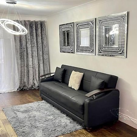 Spacious 4 Bedroom House 比勒瑞卡 外观 照片